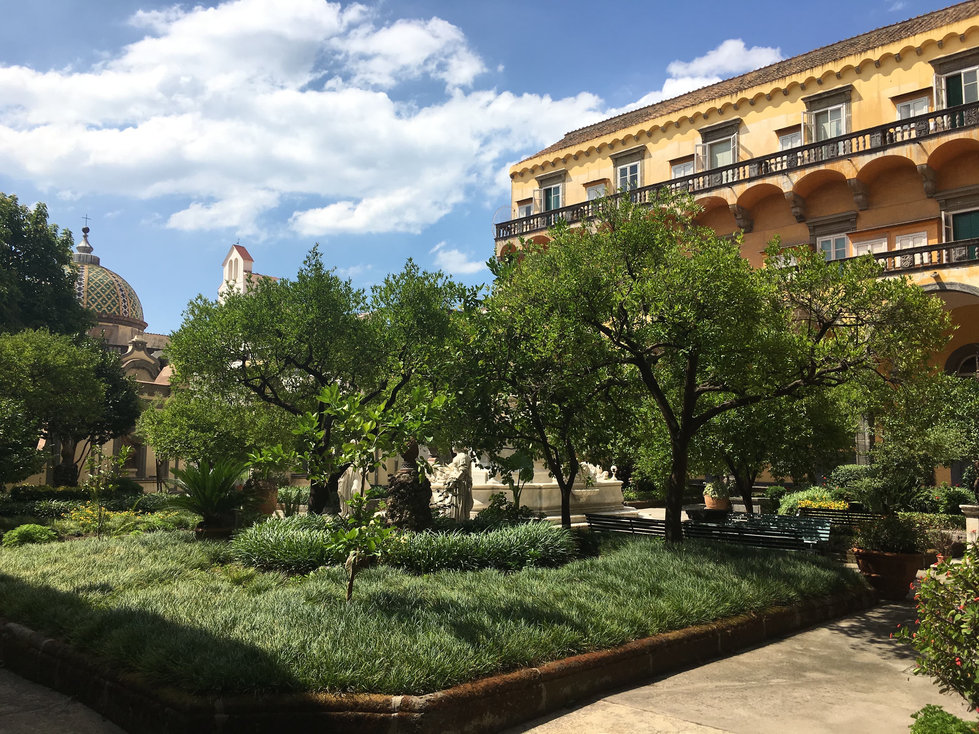 Chiostro di San Gregorio Armeno (Naples)