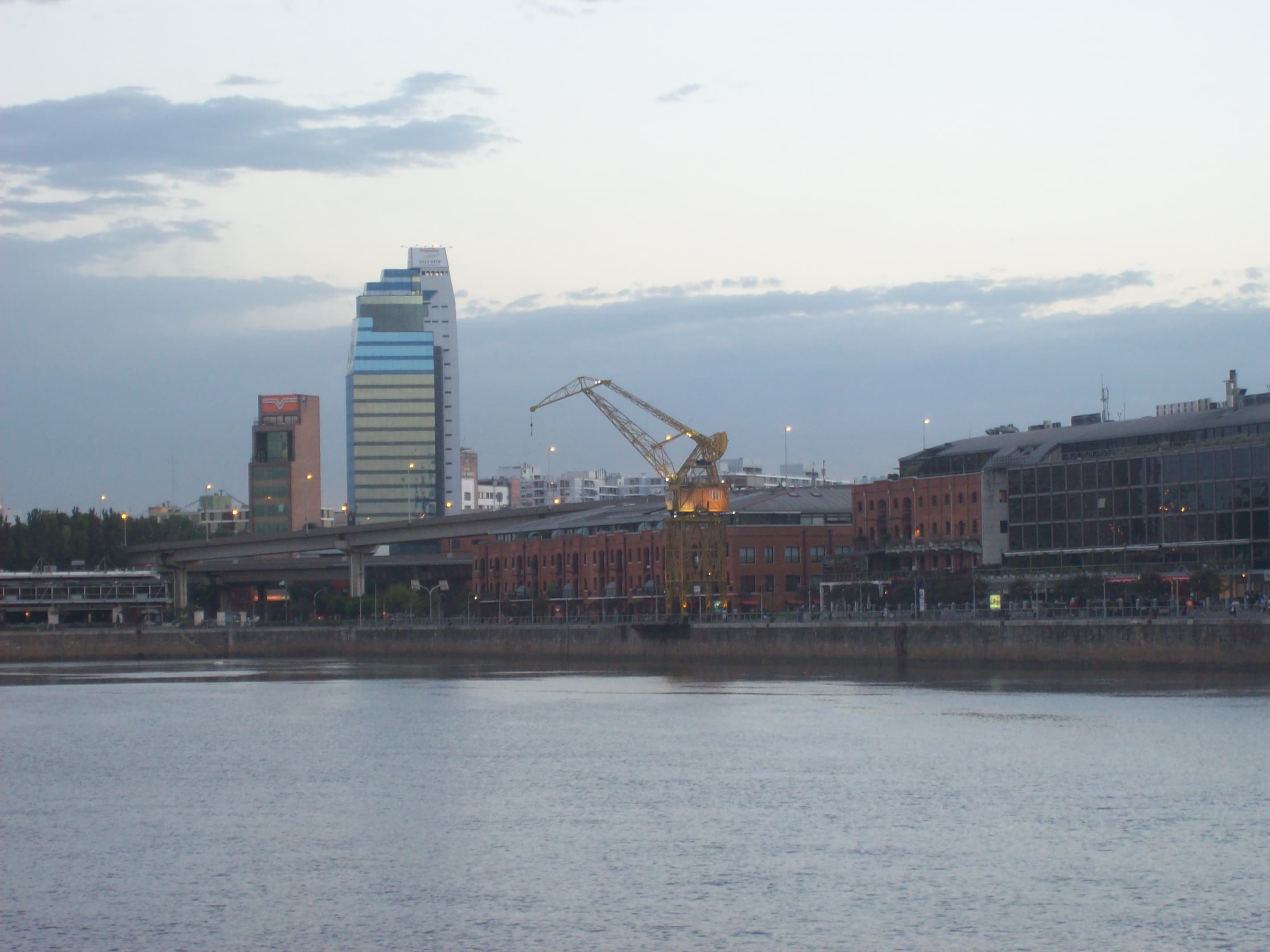 Dique 1, Puerto Madero, Buenos Aires, at dusk.