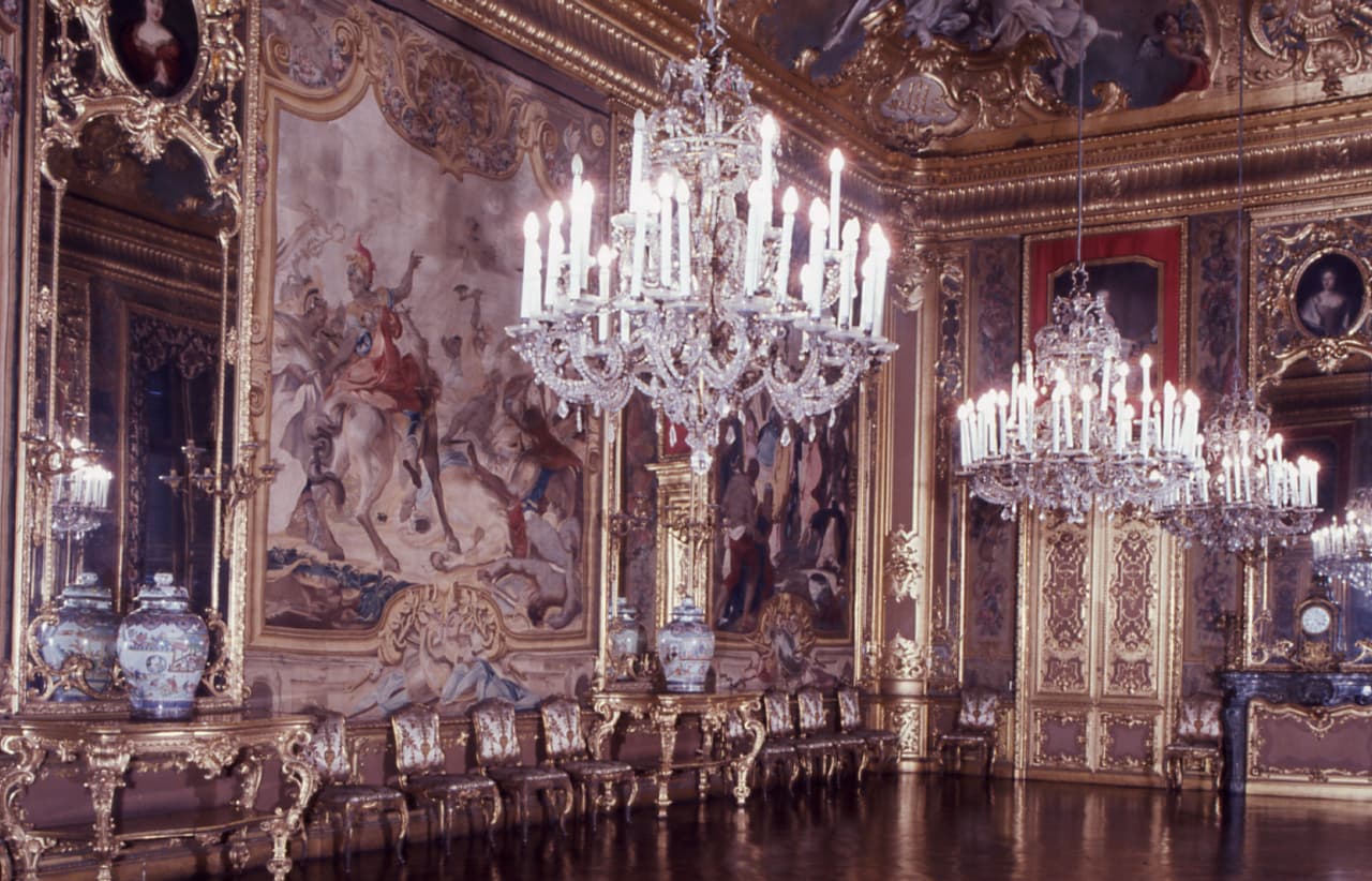 Photo shoot: Turin, 1976 / Paolo Monti. - Sheet: 1, Total frames: 4/20: Slide, color development / film; 35 mm. - (Slides no. 01-14 and 20 constitute another series. - Comparisons with B/W negatives (bromide gelatin / film - 35 mm). - The exhibition was held in Bologna (April - September 1976) and Turin (November 1976 - February 1977). - Occasion: Exhibition "Pelagio Palagi, Artist and Collector," Civic Museum of Bologna and Turin. - Source: Paolo Monti's Register: Slides 24x36mm (1948-1982), at the Paolo Monti Archive. A register with a list of subjects and inventory numbers (from 1 to 1000) corresponding to the PVC pocket sheets containing the slides. - Source: Invoice from Paolo Monti: IV. Orders / Invoice no. 02 / Civic Museum - Photographs for the Pelagio Palagi exhibition (1976/03/03), at the Paolo Monti Archive. - Source: Monograph: Pelagio Palagi, Artist and Collector, exhibition catalog, Bologna 1976, Bologna, Grafis Edizioni (1976).
