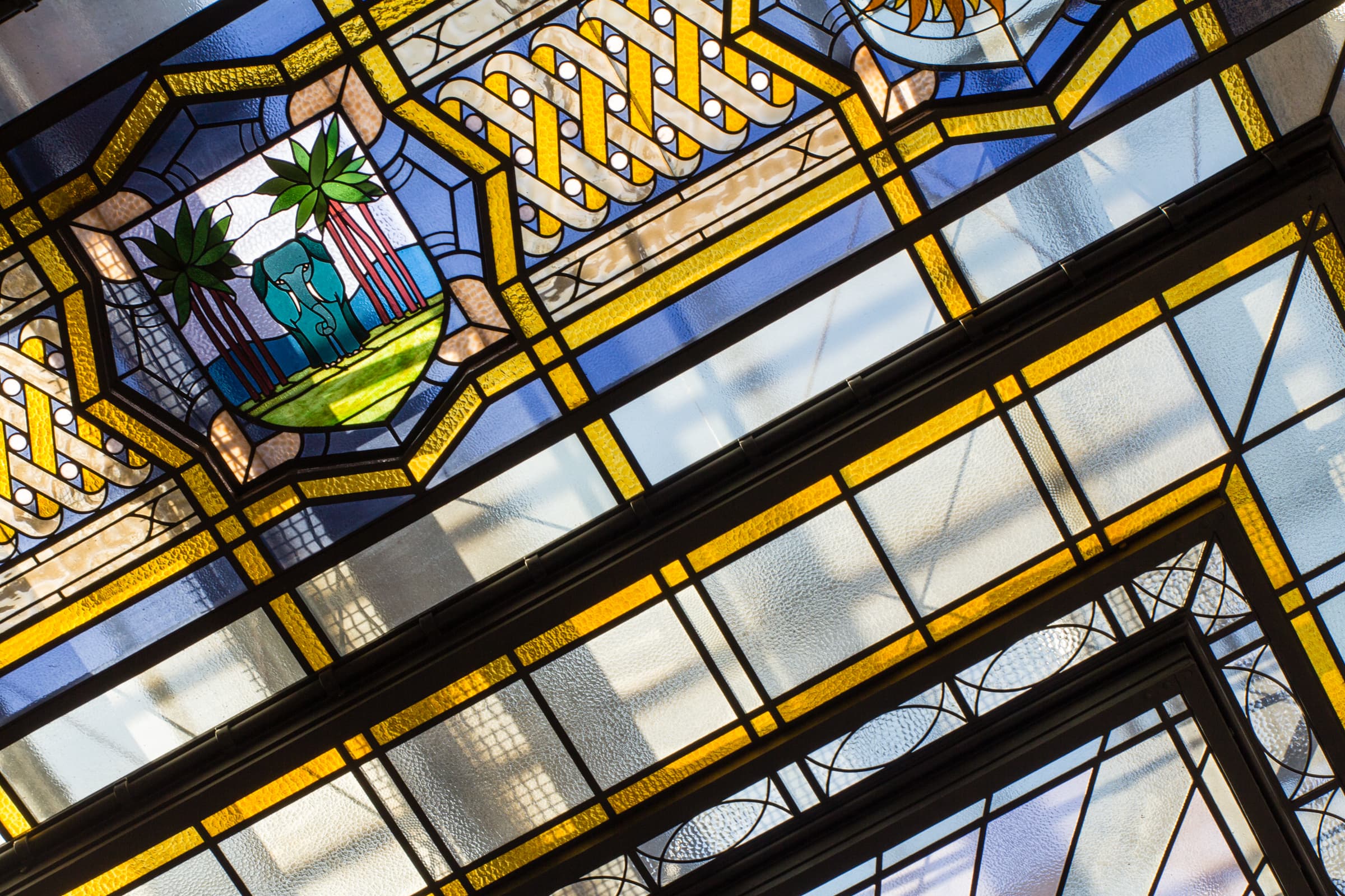 The ceiling of the Auckland War Memorial Museum features the coat of arms of British Ceylon.