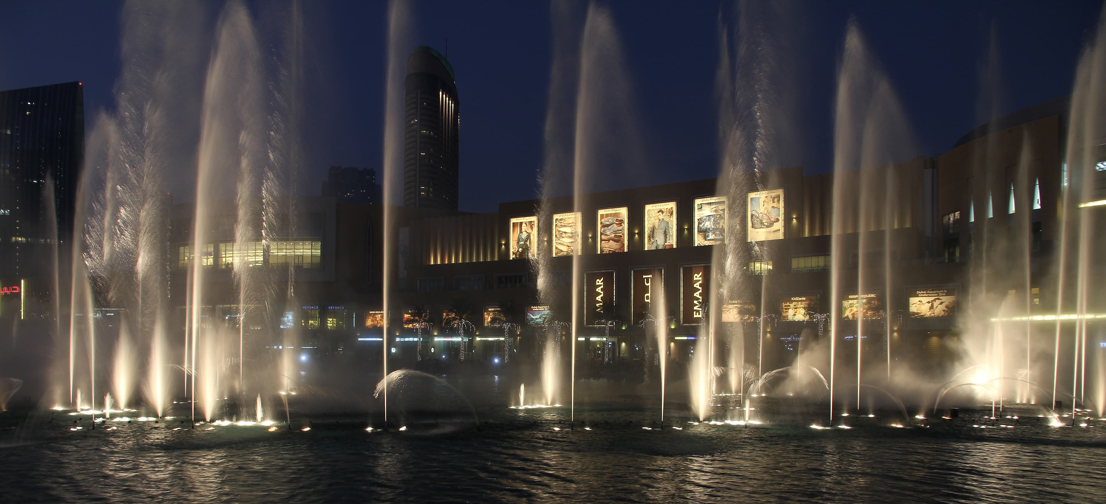 Exploring the Glamour and Culture of Dubai, UAE