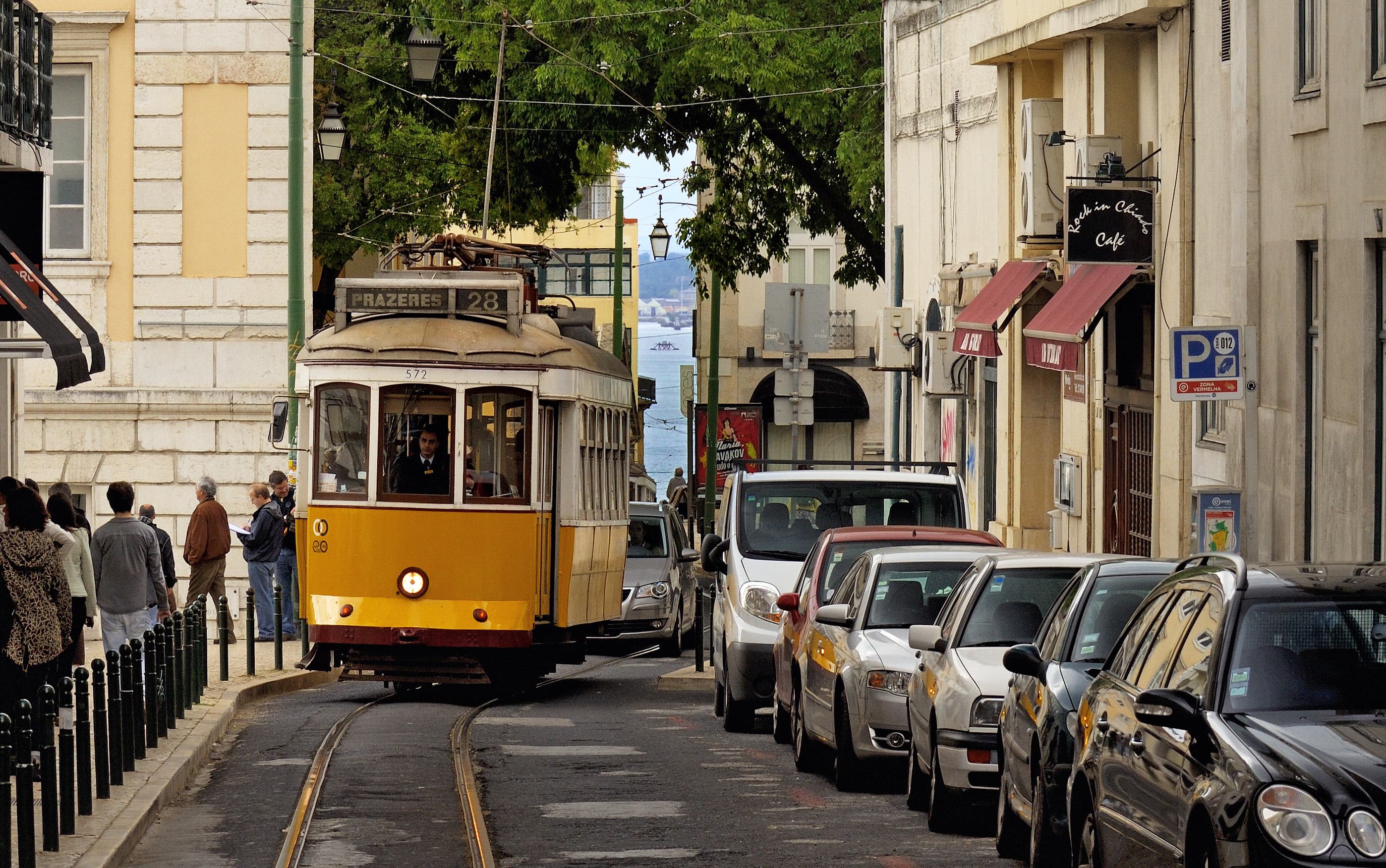 Exploring the Enchanting City of Lisbon: A Complete Travel Guide