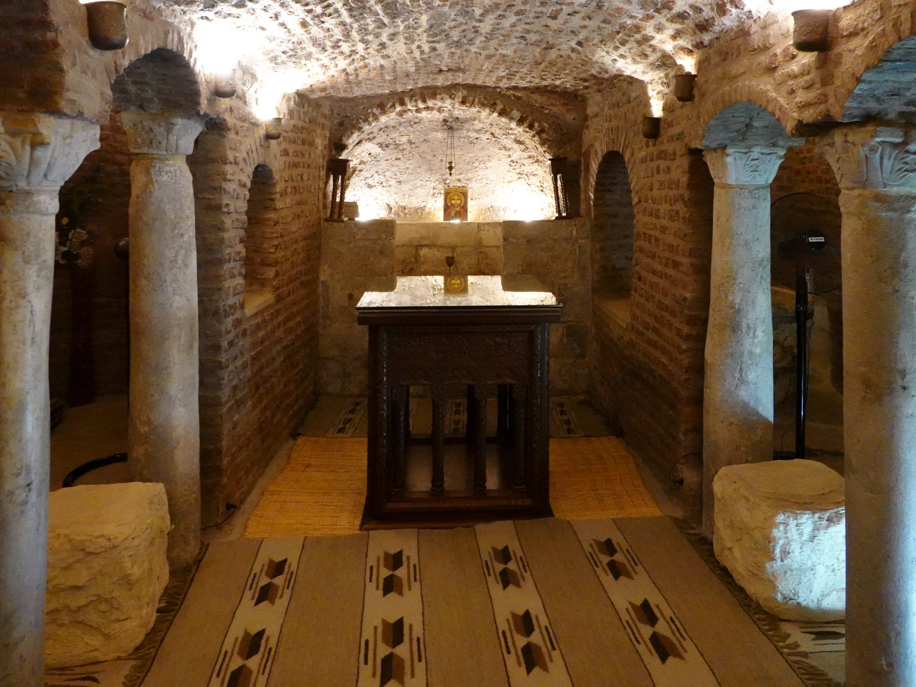Krypta in der Sergios- und Bakchos-Kirche (Abu Serga) in Kairo, Ägypten.